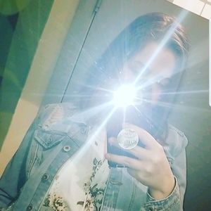 Meet your Posher, Abigail